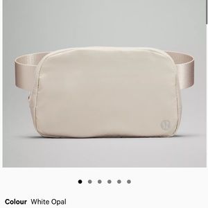 Lululemon Everywhere Belt Bag *PRICE FIRM*